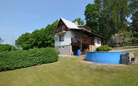 House With The Pool And Fenced Garden